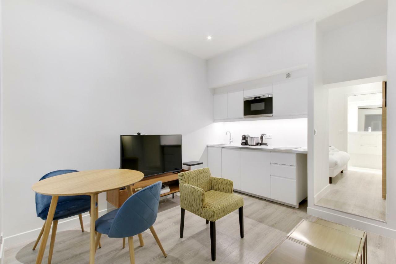 Pick A Flat'S Apartment In Batignolles - Passage Cardinet Paris Luaran gambar